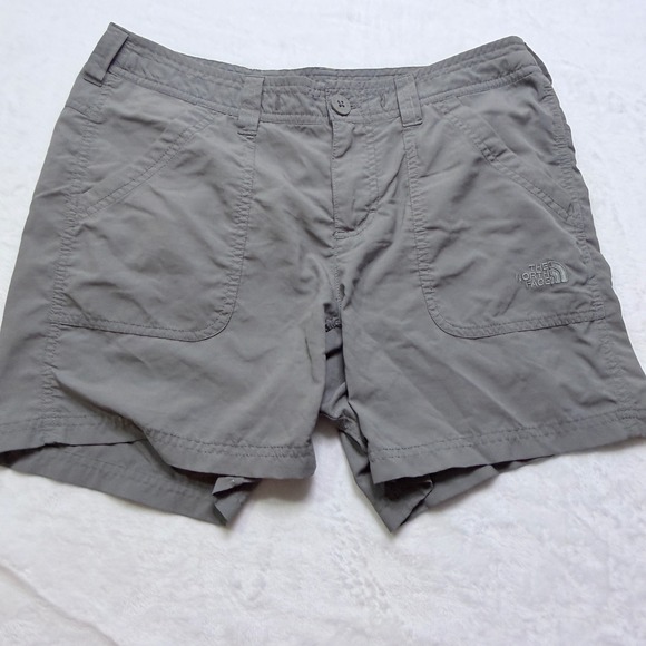 The North Face Pants - The North Face Shorts Hiking Cargo Gray Embroidered Logo Size 4